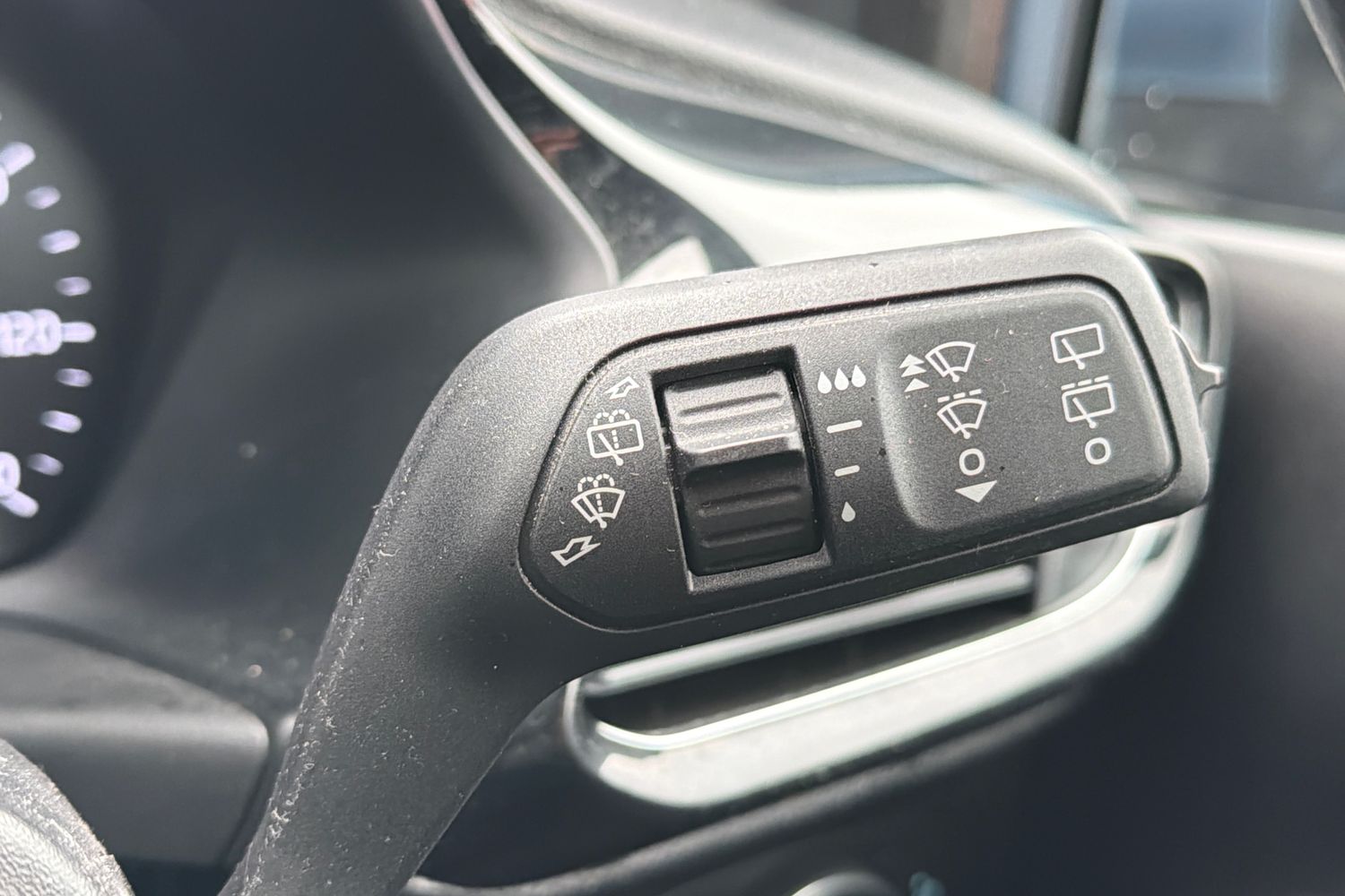 Ford FIESTA Photo 14