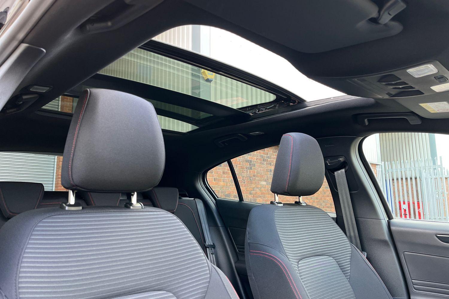 Ford Focus Photo 36