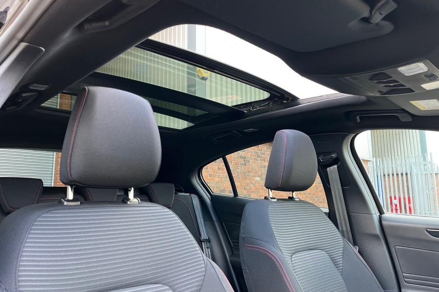 Ford Focus Photo autoimg-8d22147a1192918d947c877acce6f150017b2c12.jpg