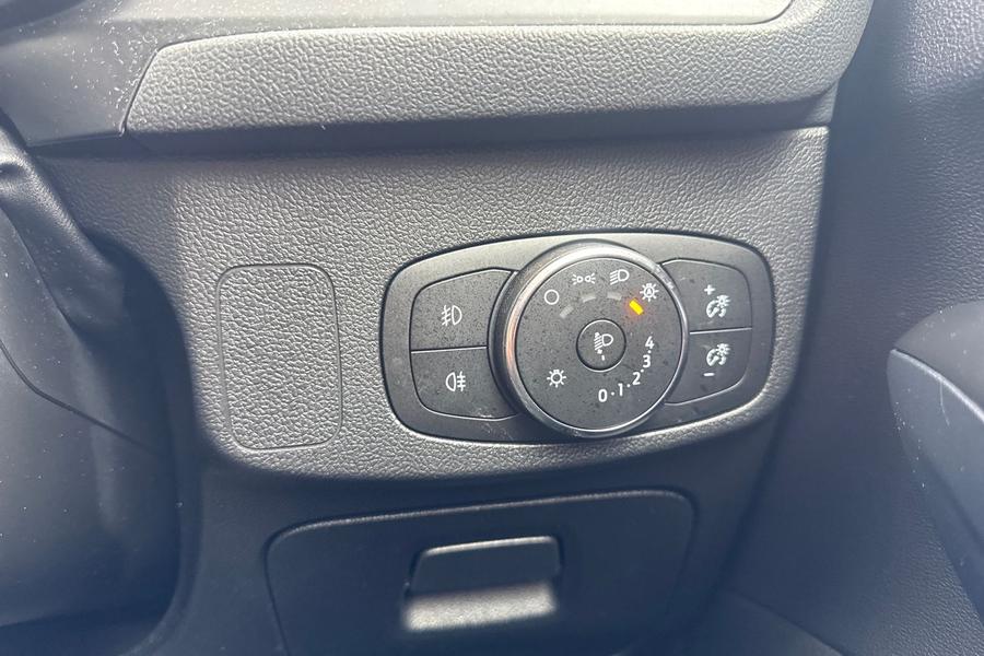 Ford FOCUS Photo autoimg-8d264e4d7bb427a4e4fbe53f5a54c6892ed3dab9.jpg