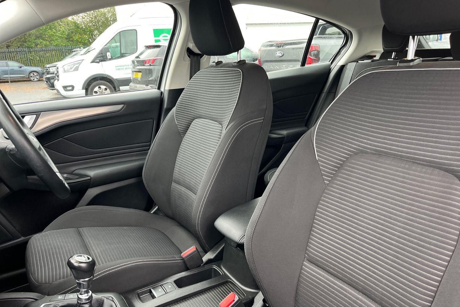 Ford FOCUS Photo 18