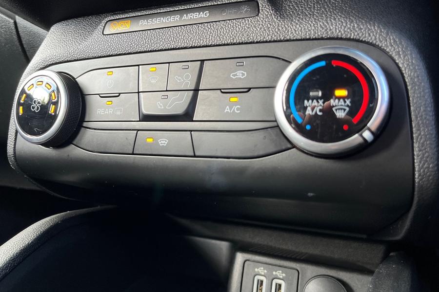Ford FOCUS Photo autoimg-8d3408b34e52dd958cc0405c3f64aac005cc614e.jpg
