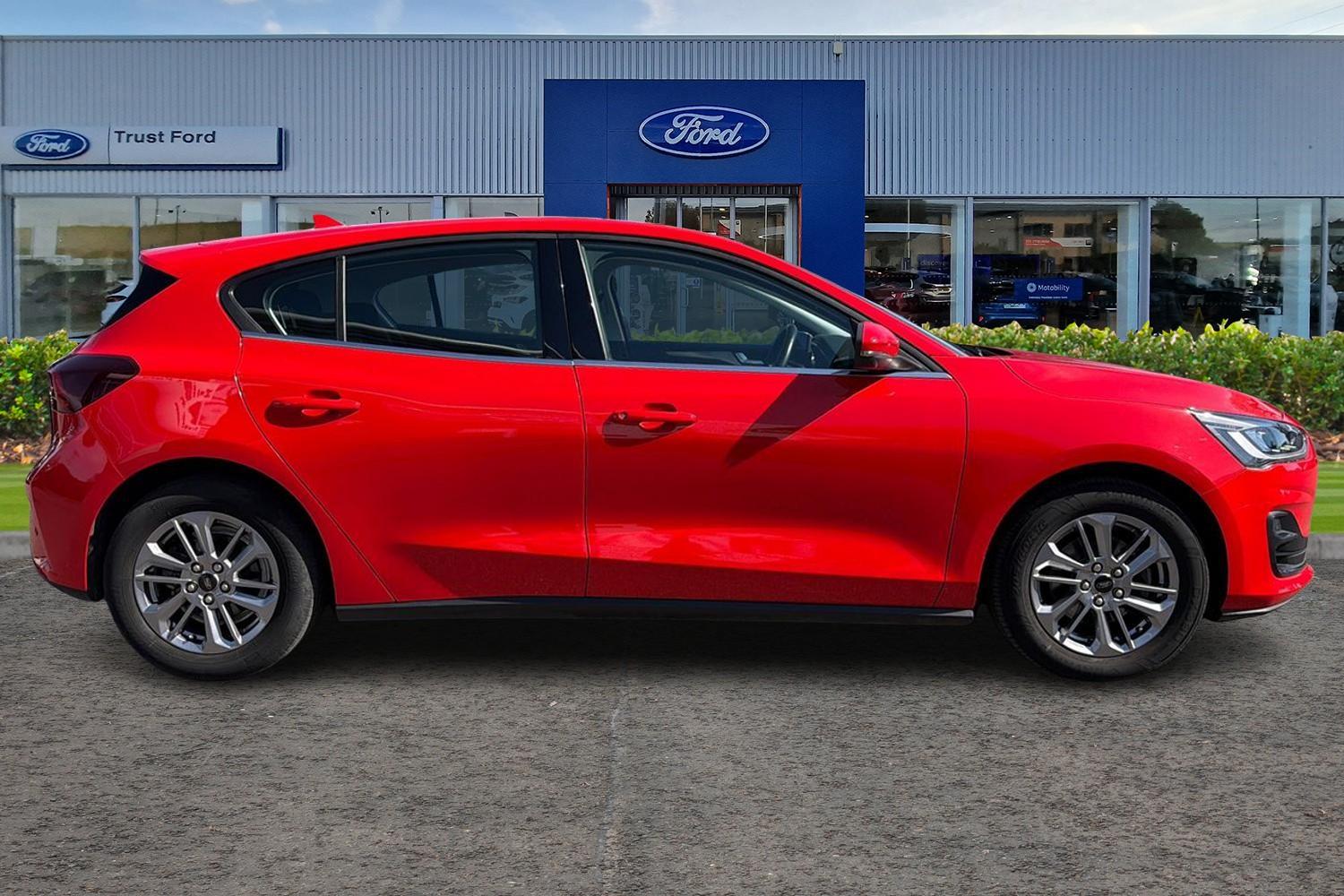 Ford FOCUS Photo 2