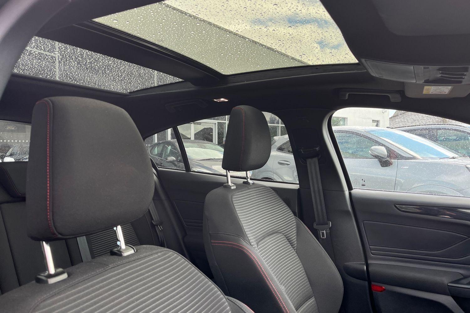 Ford FOCUS Photo 16