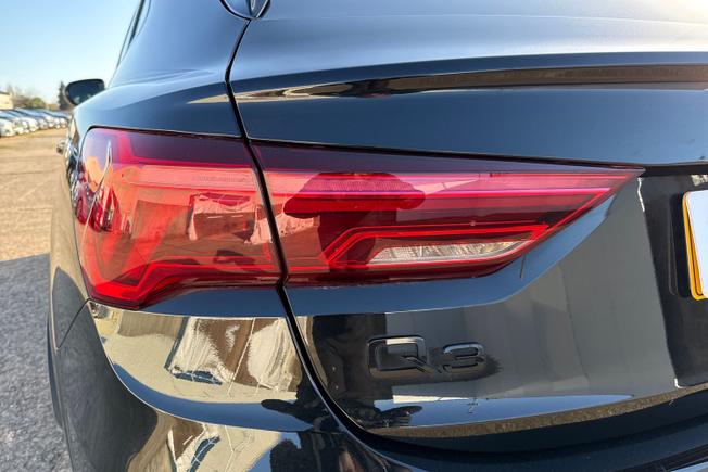 AUDI Q3 Photo 44
