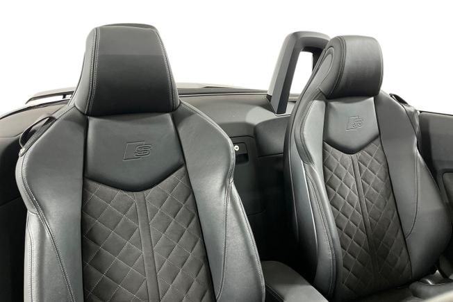 AUDI TT Photo 9