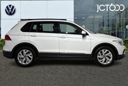 VOLKSWAGEN Tiguan Photo 4