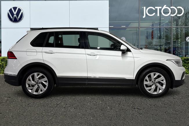 VOLKSWAGEN Tiguan Photo 4