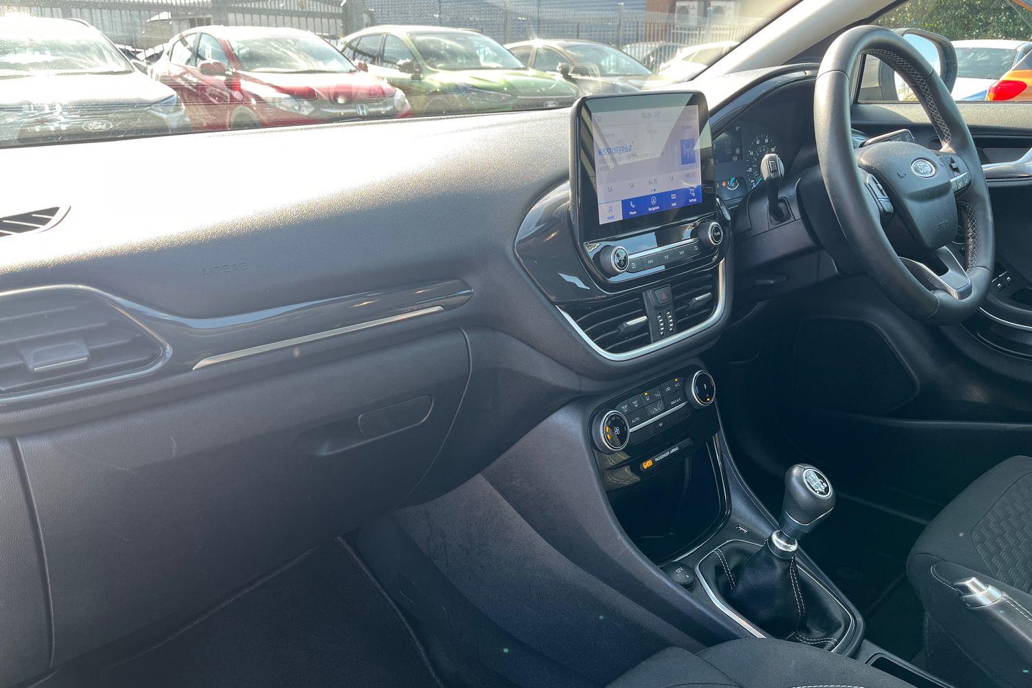 Ford PUMA Photo 17