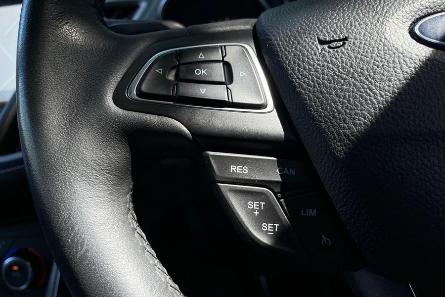 Ford KUGA Photo autoimg-8d4d1cd4e6422f14d724341767ef139640d1d552.jpg