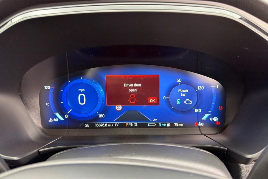 Ford KUGA Photo autoimg-8d4da161085c4b2c5ee4323e7d1125fd991b8aac.jpg