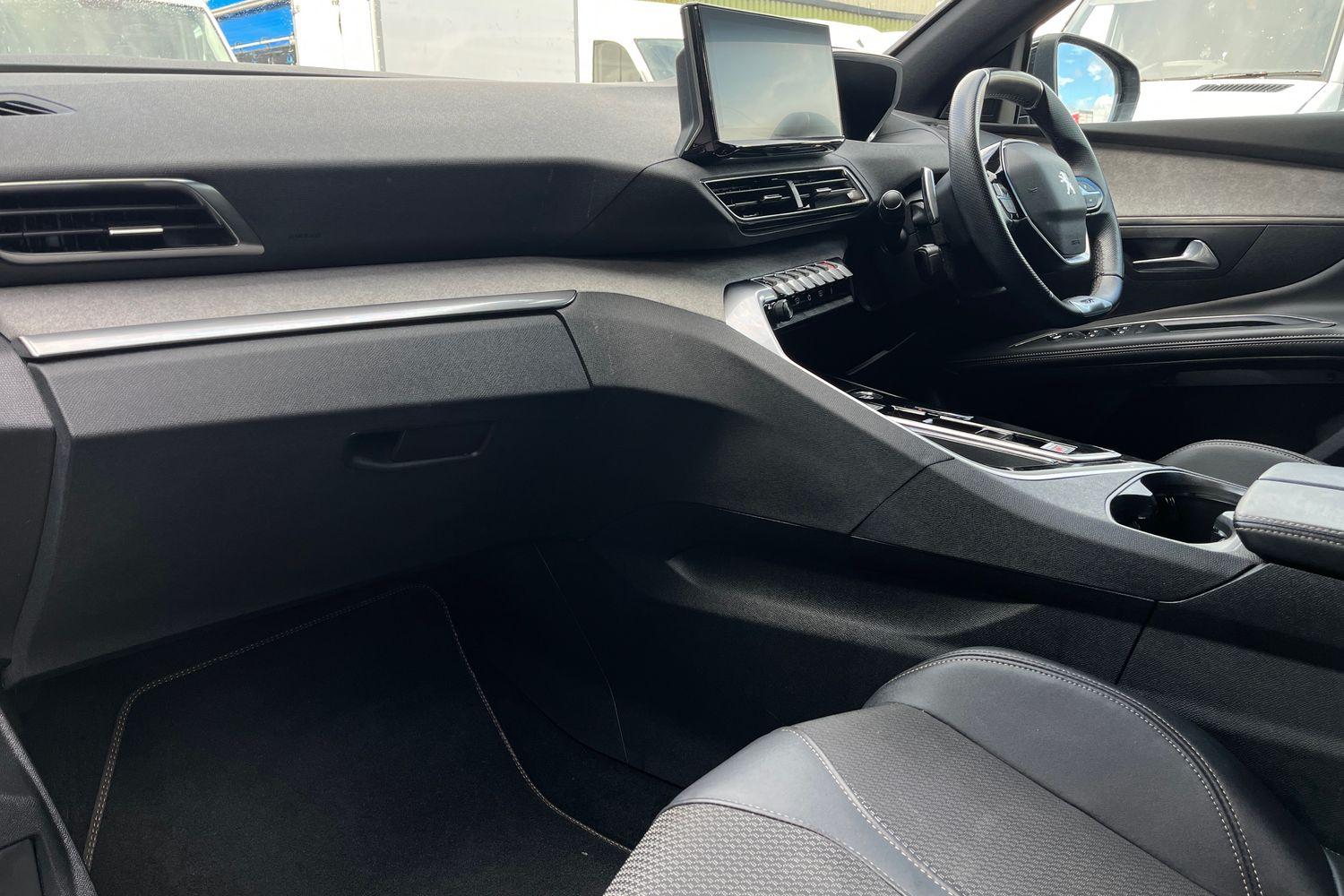 Peugeot 5008 Photo 17
