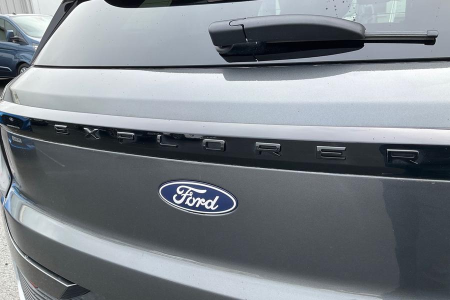 Ford Explorer Photo autoimg-8d531c4c2fe2170071d614945648a5f58bb5084e.jpg