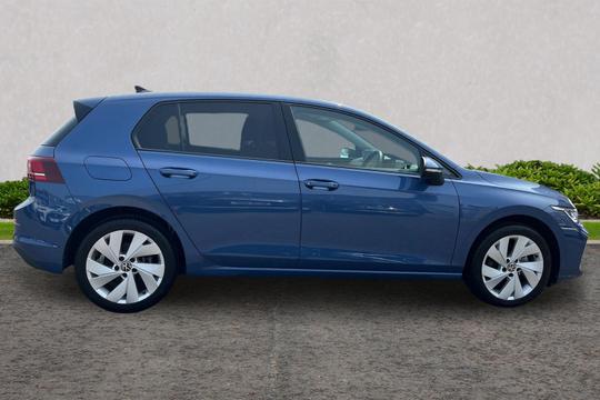 Volkswagen Golf Photo autoimg-8d55509a50144d2b37d8876ddbc26dbc0cdb3395.jpg