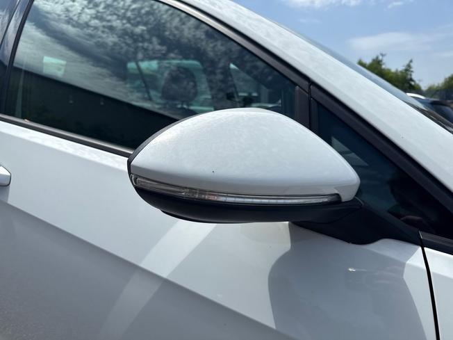 VOLKSWAGEN Golf Photo 19