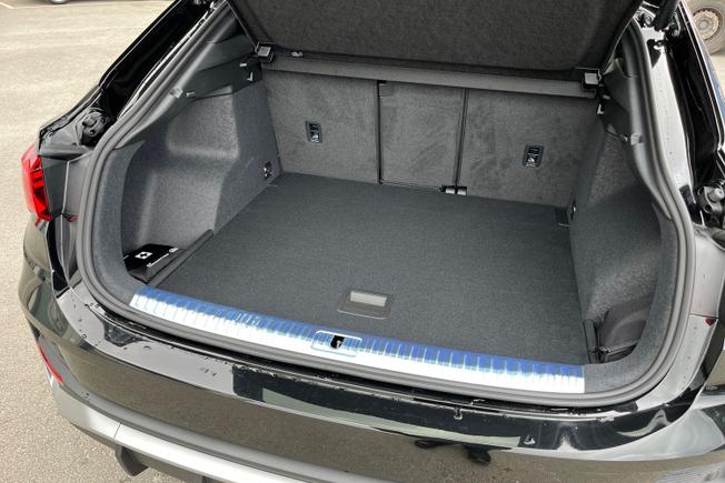 AUDI Q3 Photo 12