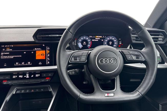 AUDI S3 Photo 11