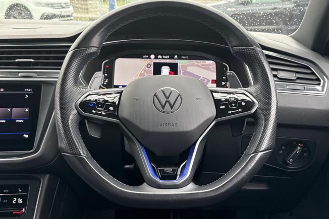 VOLKSWAGEN Tiguan Photo 11