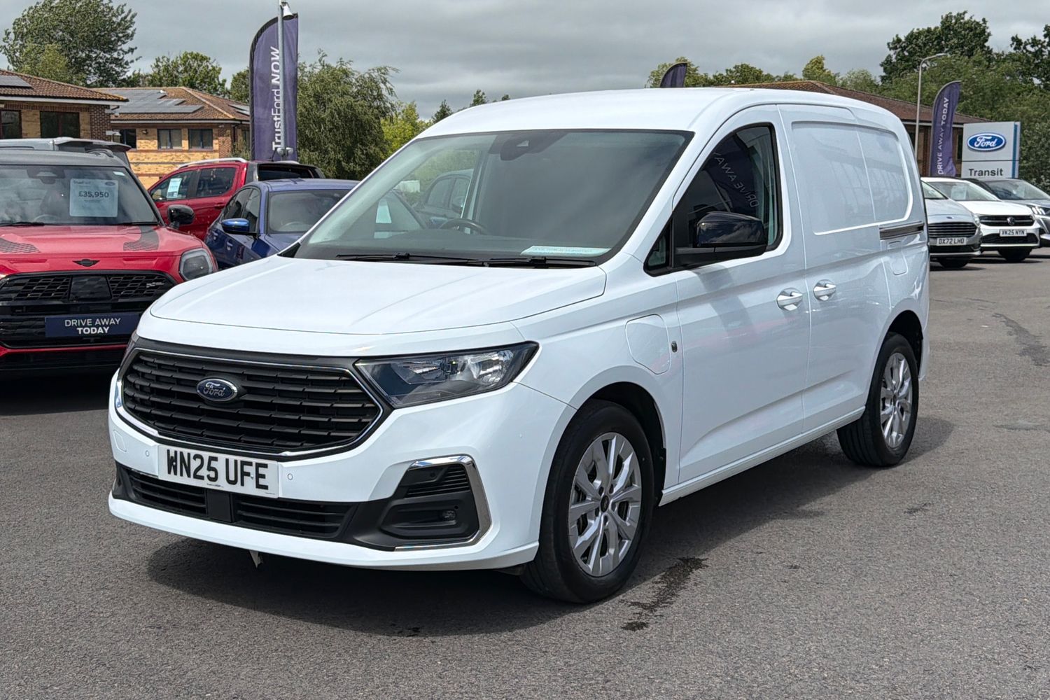 Ford Transit Connect Photo 7