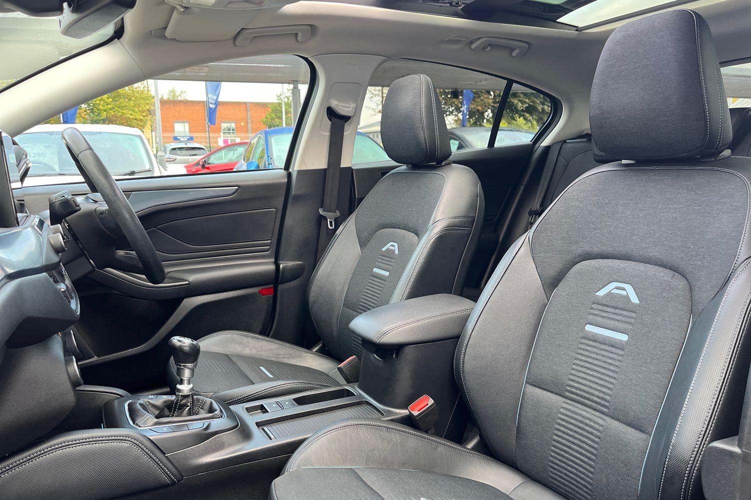 Ford FOCUS Photo 18
