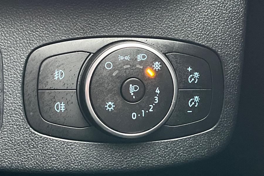 Ford PUMA Photo autoimg-8d62aee51b745f50b0697b4de642f9dd43f51cc1.jpg