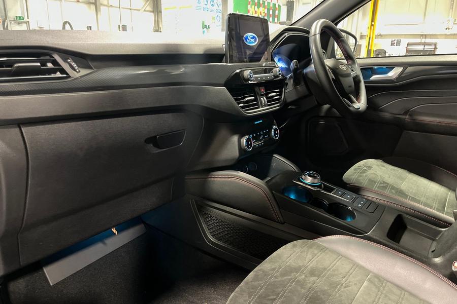 Ford KUGA Photo autoimg-8d634b40804de4bfb3164ba5c4e4926891995039.jpg