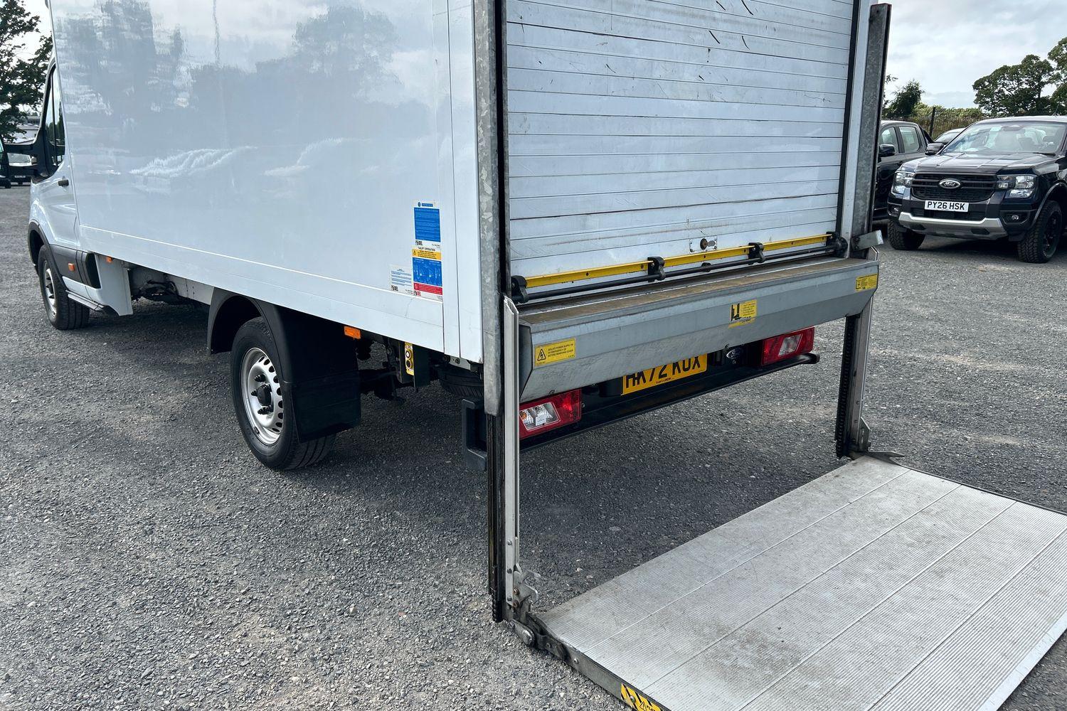 Ford TRANSIT LUTON Photo 25