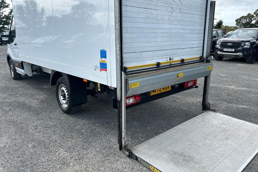 Ford TRANSIT LUTON Photo autoimg-8d64d836a57e6f9a0fb0c1184c212790c73dccb6.jpg