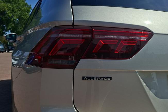 VOLKSWAGEN Tiguan Allspace Photo 18