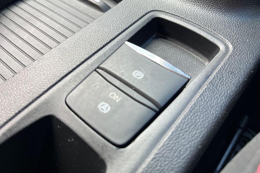Ford FOCUS Photo autoimg-8d6f84e978118e67d6a9b9be3820b3a433a75961.jpg