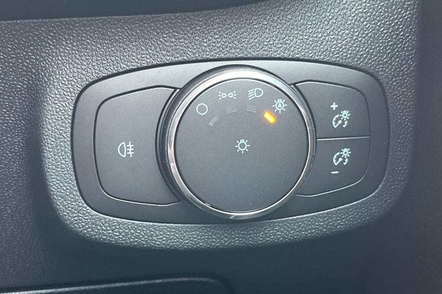 Ford FIESTA Photo autoimg-8d700677051fc86b870c19ab966a47e30f9eda5a.jpg