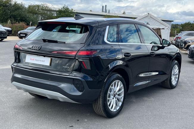 AUDI Q3 Photo 30
