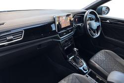 VOLKSWAGEN T-Roc Photo 2