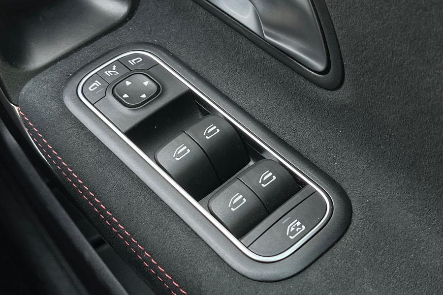 Mercedes-Benz A Class Photo autoimg-8d7e7445062afe7912b20da04f482bee0660add9.jpg