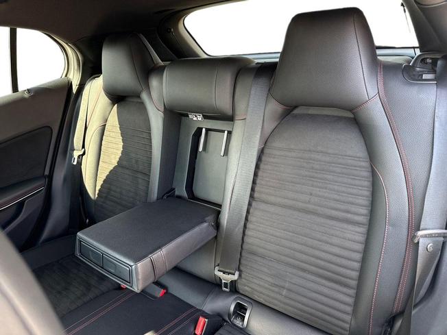 MERCEDES-BENZ Gla Photo 9