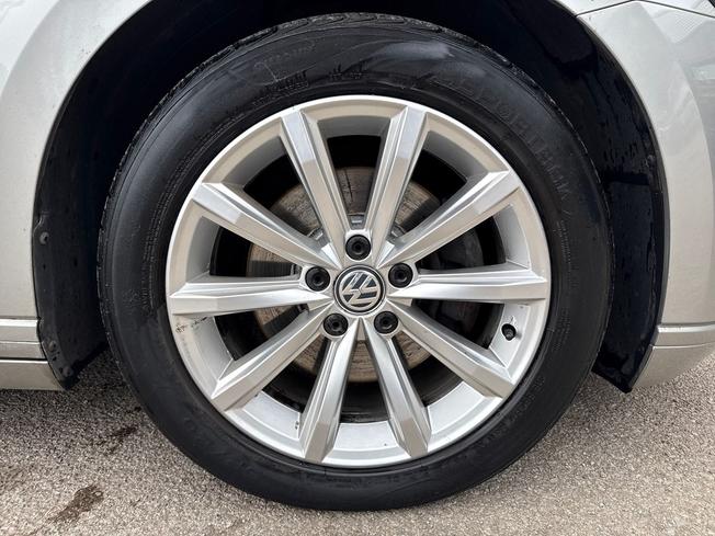 VOLKSWAGEN Passat Photo 5