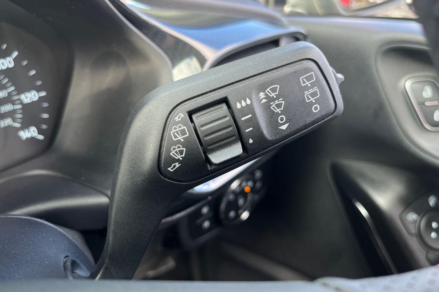 Ford FIESTA Photo autoimg-8d870fac5f60148ad805b029ee160b90c266df41.jpg
