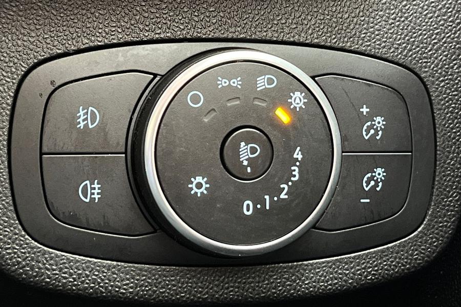 Ford FIESTA Photo autoimg-8d88ba9bd942f311380aa70ada660048aeb616f7.jpg