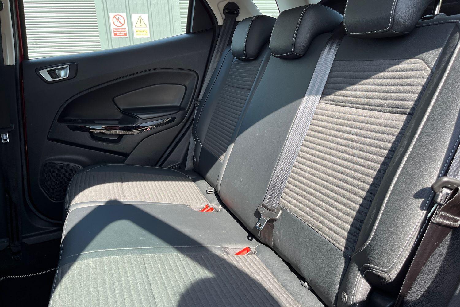Ford ECOSPORT Photo 19