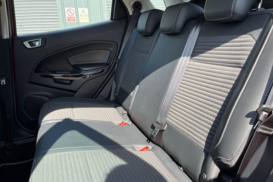 Ford ECOSPORT Photo autoimg-8d89828beab7800f4e089e48560c4e26d4be448f.jpg