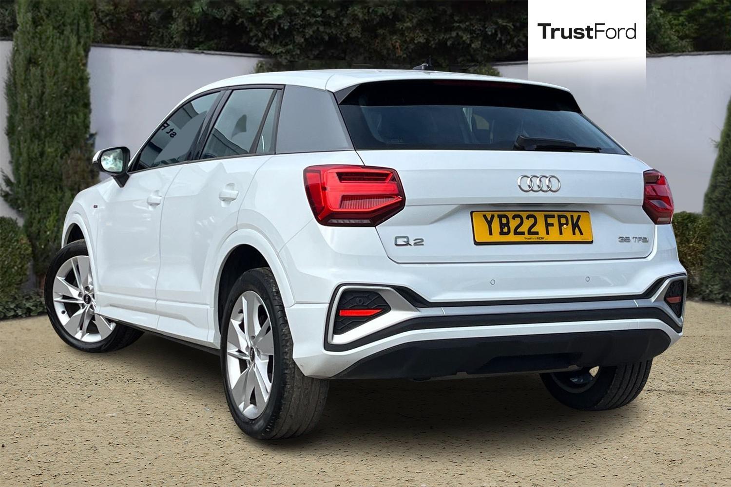 Audi Q2 Photo 1