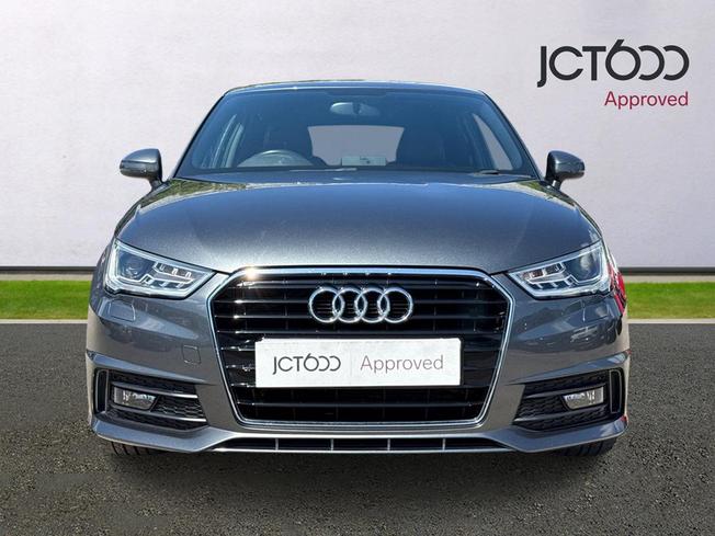 AUDI A1 Photo 8