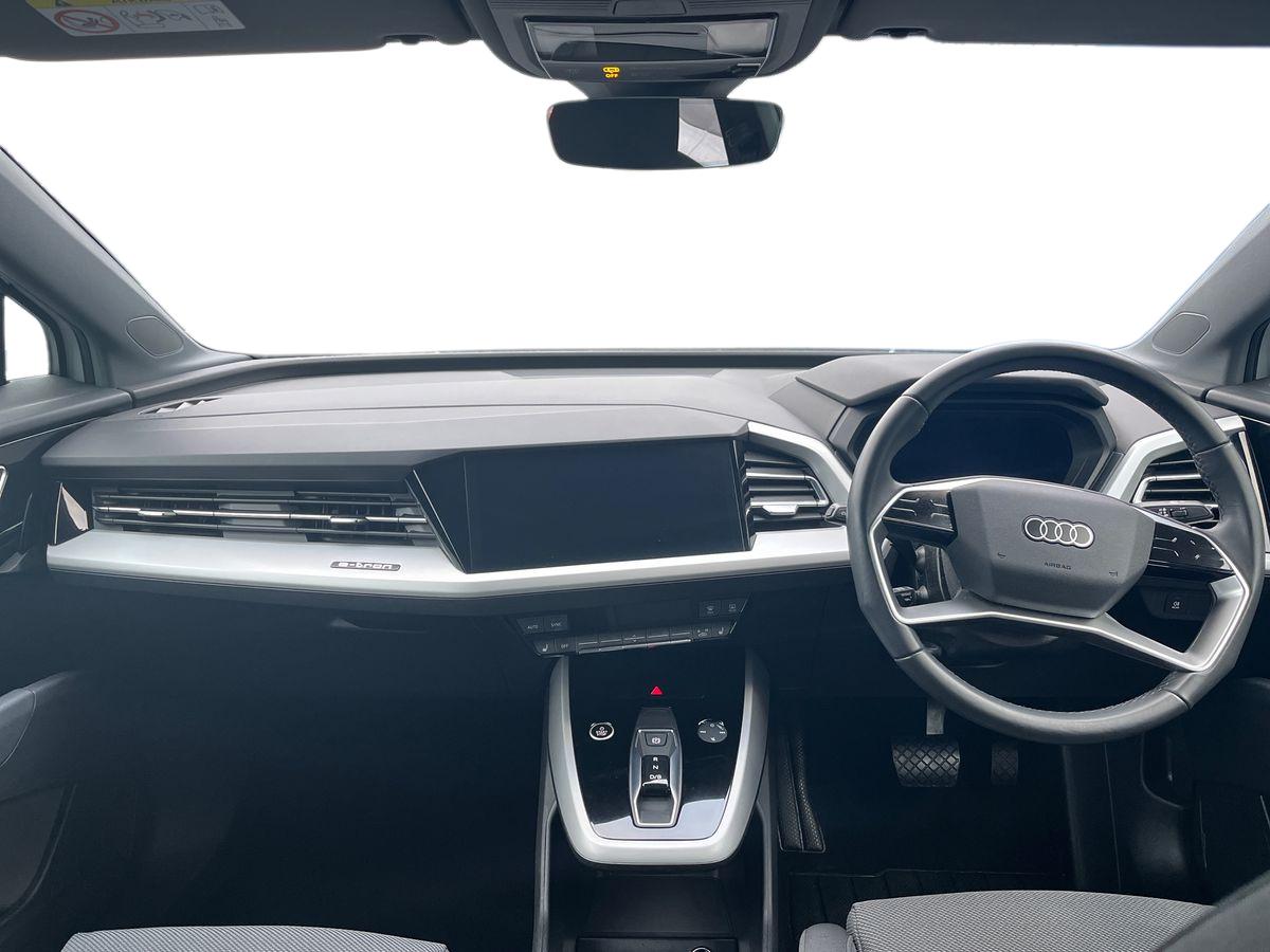 Audi Q4 e-tron Photo 9