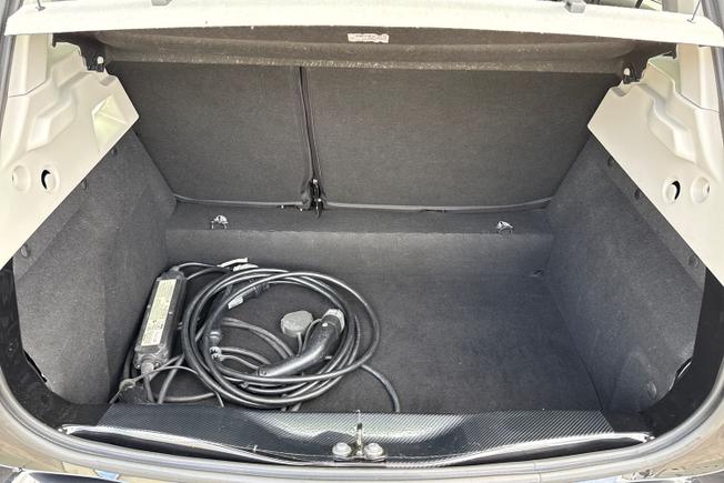 RENAULT Zoe Photo 12