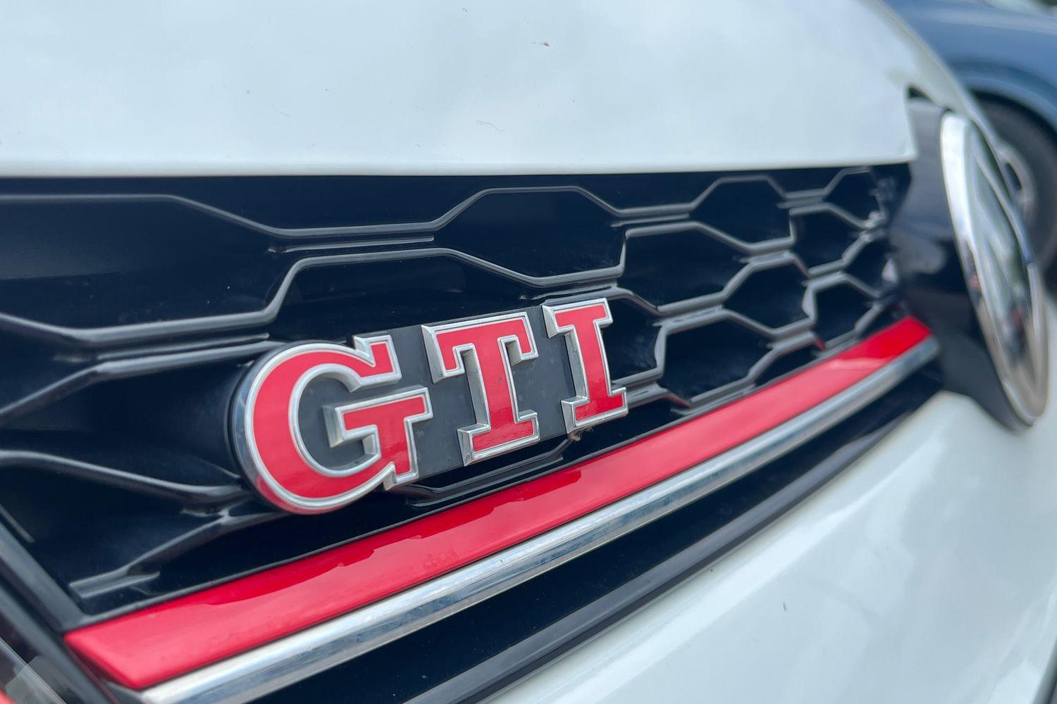 Volkswagen GOLF Photo 36