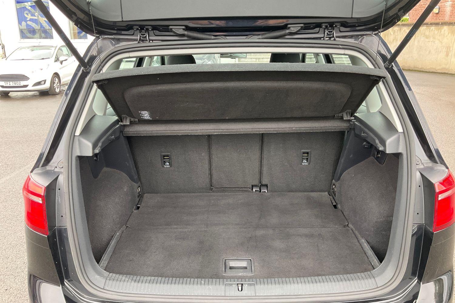 Volkswagen GOLF SV Photo 20