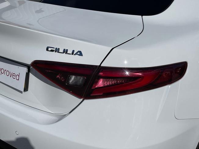 ALFA ROMEO Giulia Photo 18