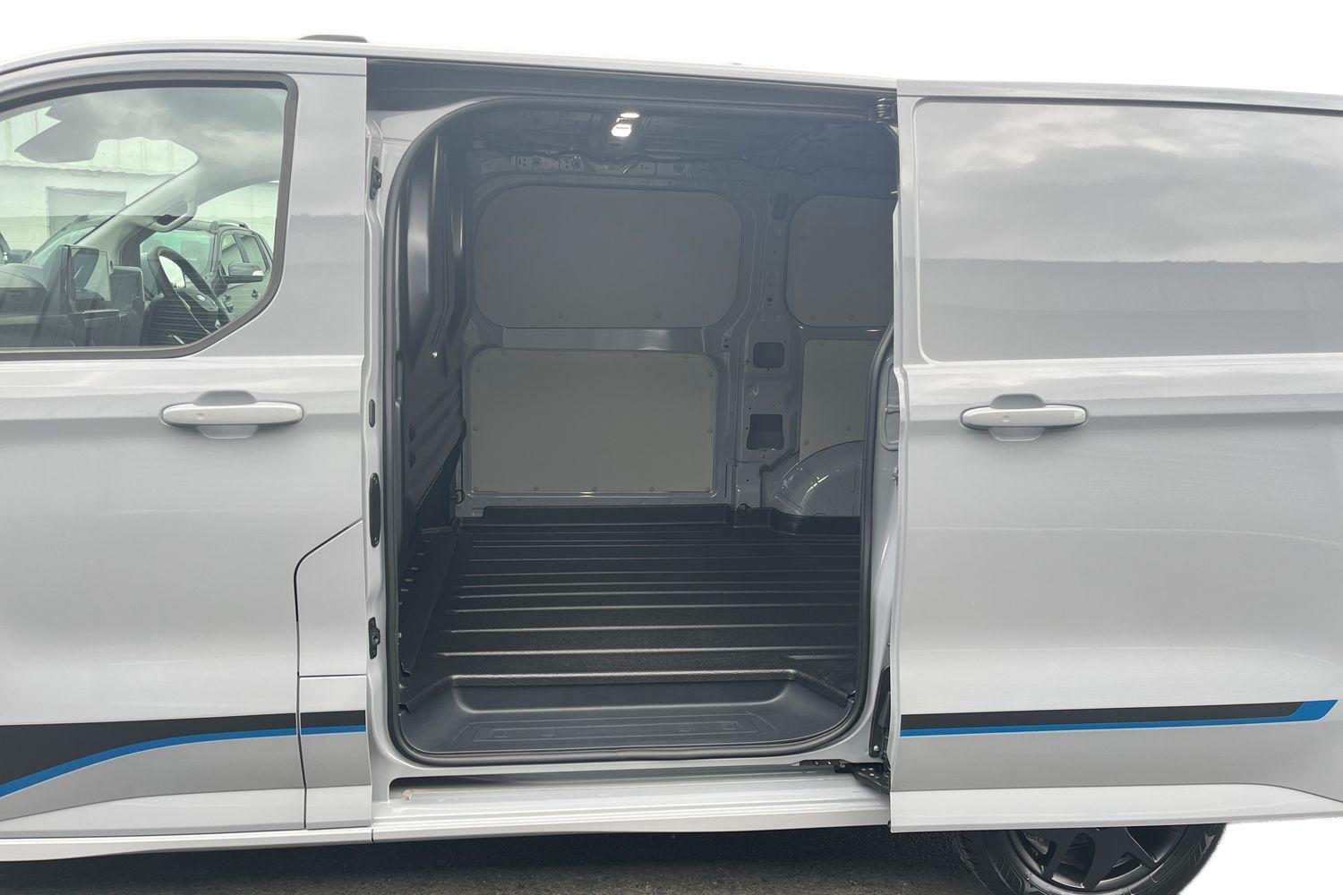 Ford TRANSIT CUSTOM Photo 10