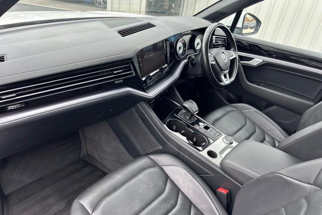 VOLKSWAGEN Touareg Photo 38