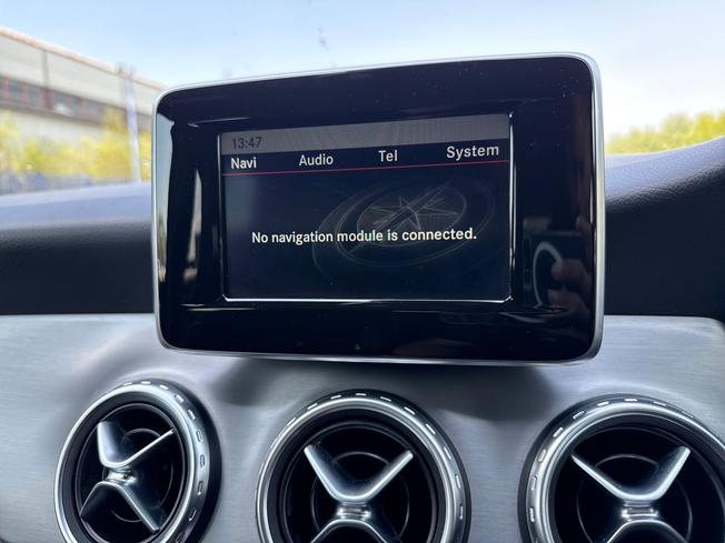 MERCEDES-BENZ GLA Photo 14